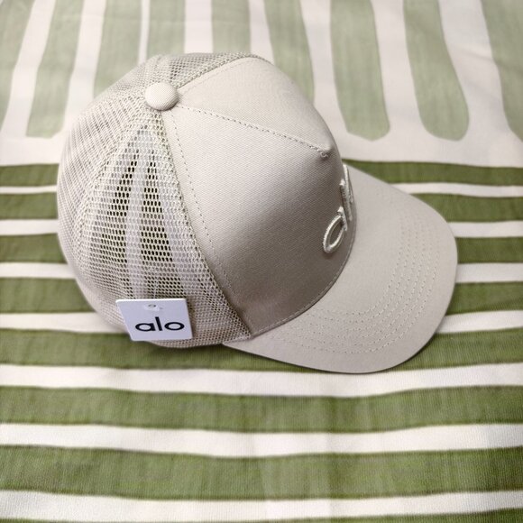 🍩ALO Yoga Curved Brim Hat | Women's Light Hat | Bone Color - Picture 3 of 5